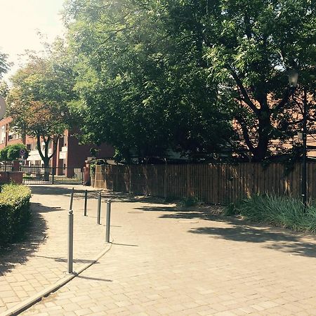 Ferienwohnung Apartament Przy City Parku Posen Exterior foto